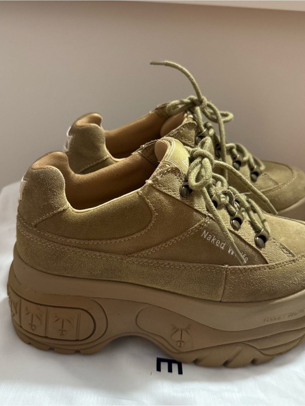 Naked Wolfe sporty taupe suede US 6